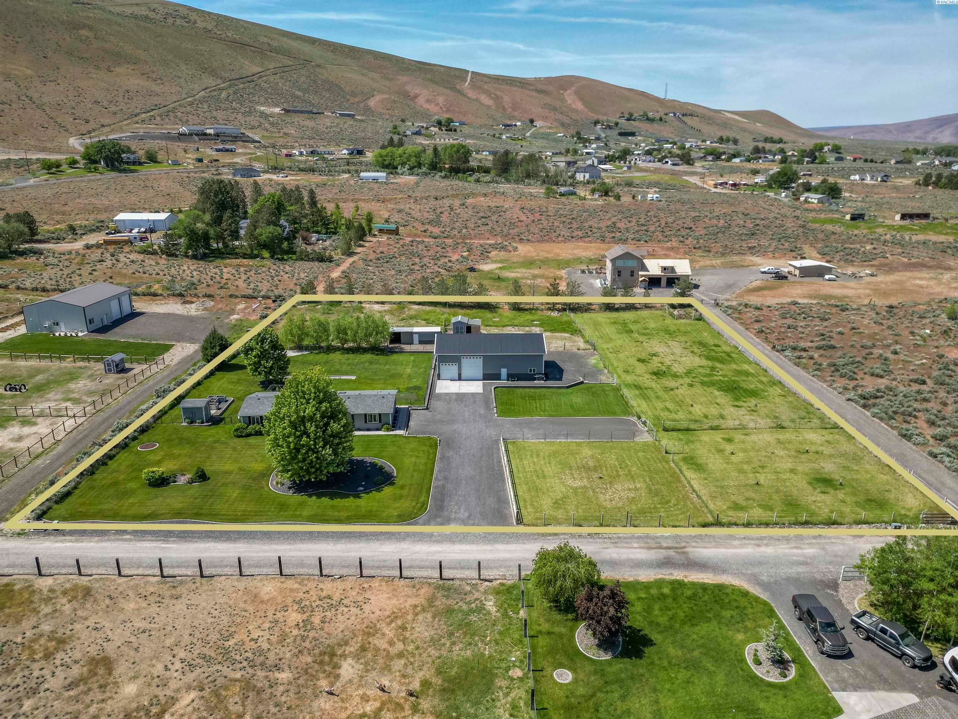 Benton City, Washington, 99320, United States, 3 Bedrooms Bedrooms, ,2 BathroomsBathrooms,Residential,For Sale,1983033