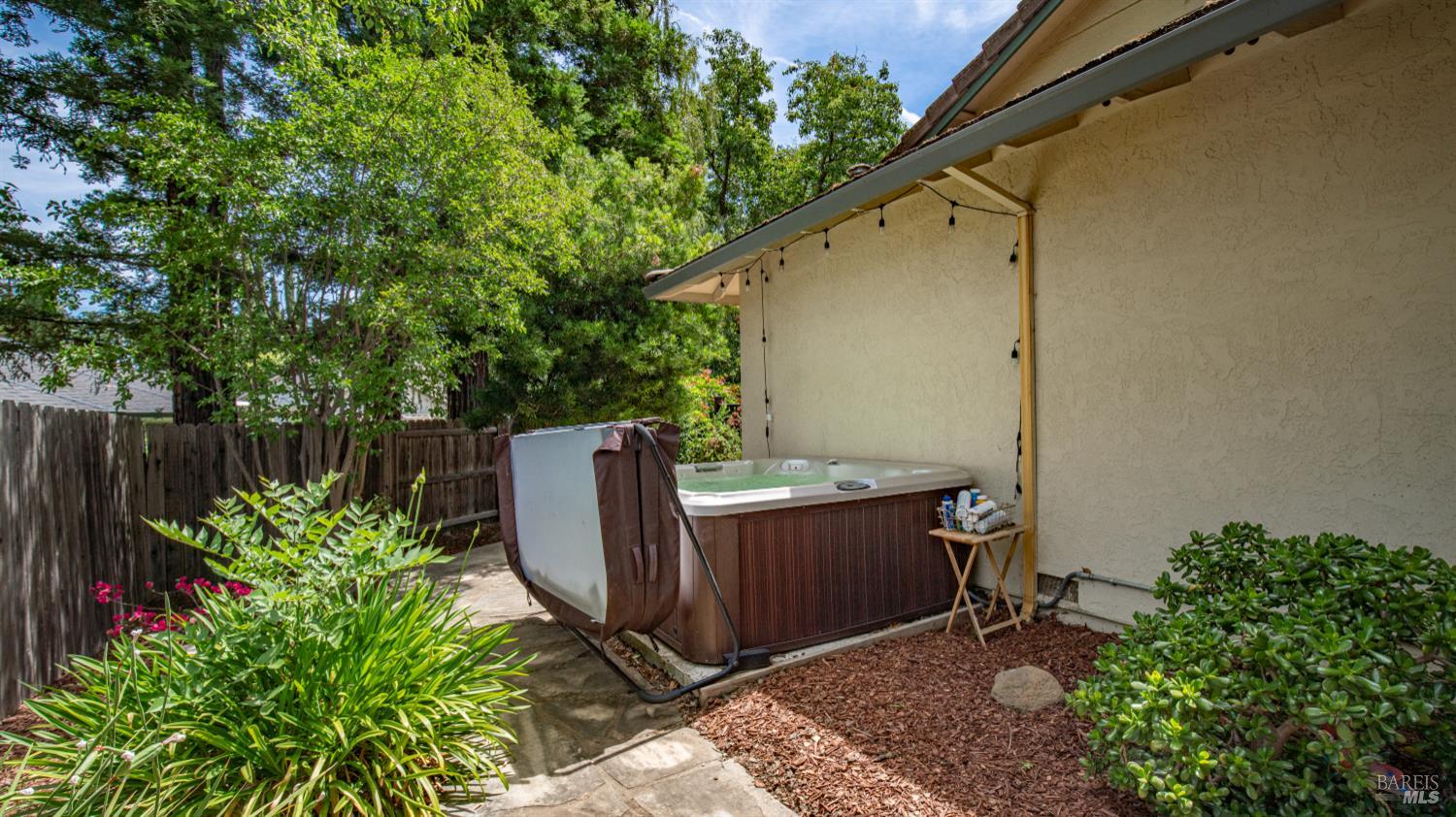 Vacaville, California, 95688, United States, 4 Bedrooms Bedrooms, ,2 BathroomsBathrooms,Residential,For Sale,1857826