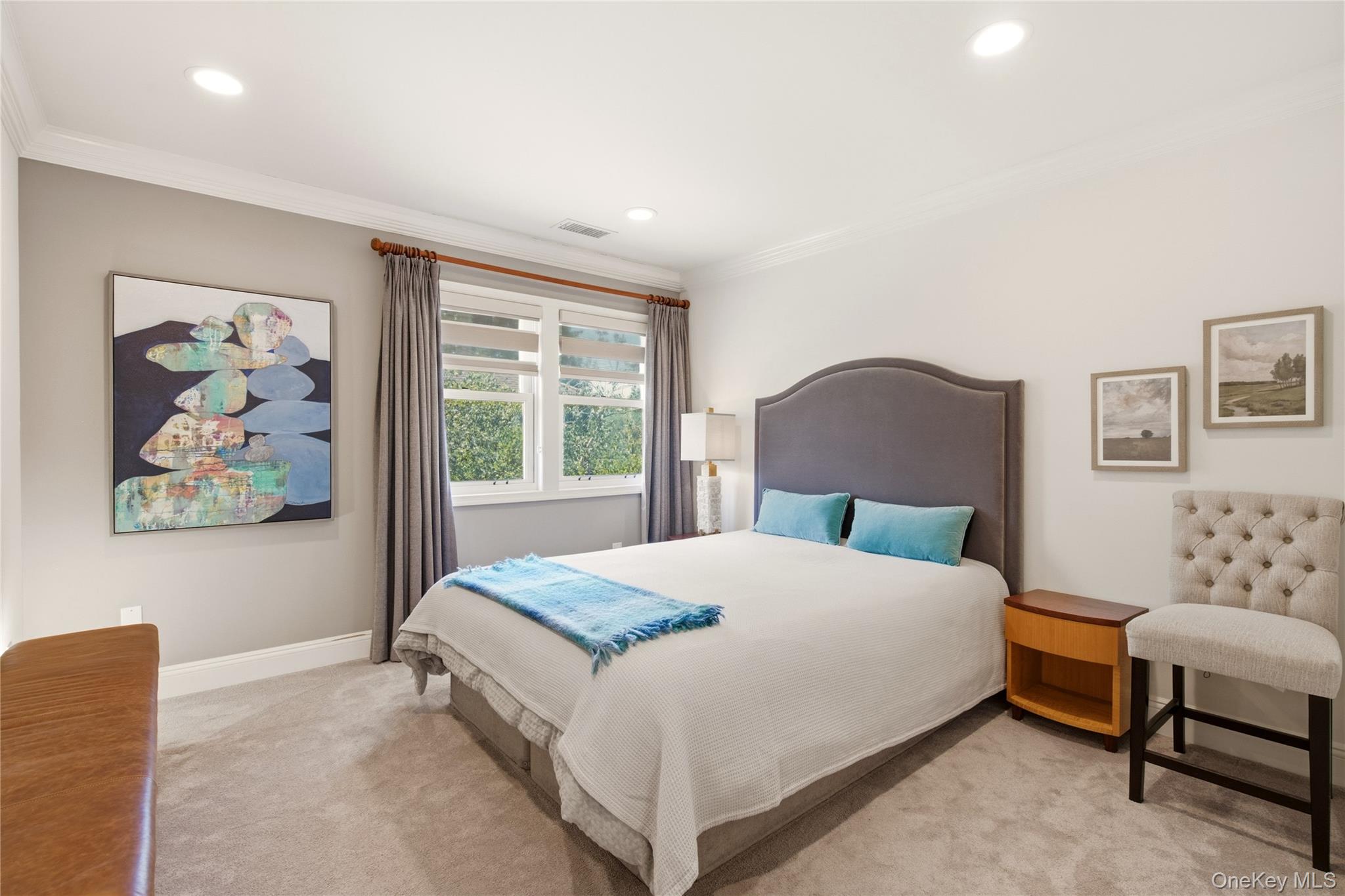  323 Baltustrol Circle, Roslyn, NY, 11576 - 物件實景
