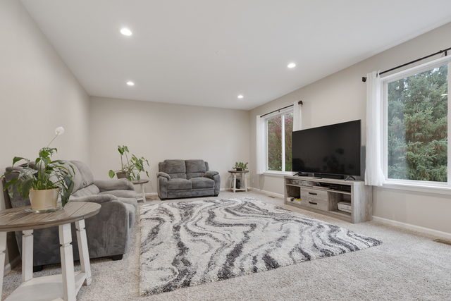 Elgin, Illinois, 60124, United States, 5 Bedrooms Bedrooms, ,3 BathroomsBathrooms,Residential,For Sale,1983976