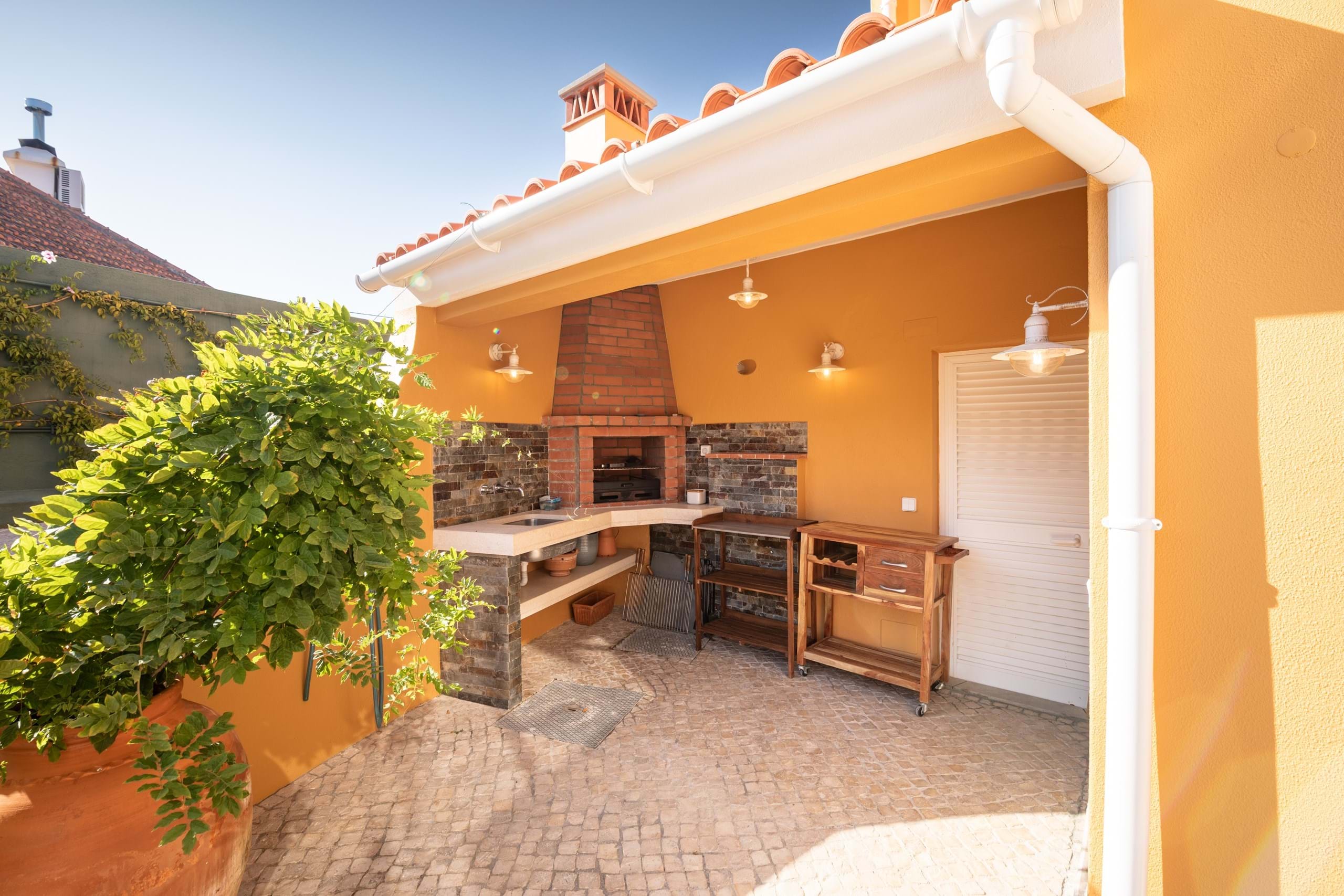 Cascais, Lisbon, 2765-574, PT, 8 Bedrooms Bedrooms, ,3 BathroomsBathrooms,Residential,For Sale,1908272