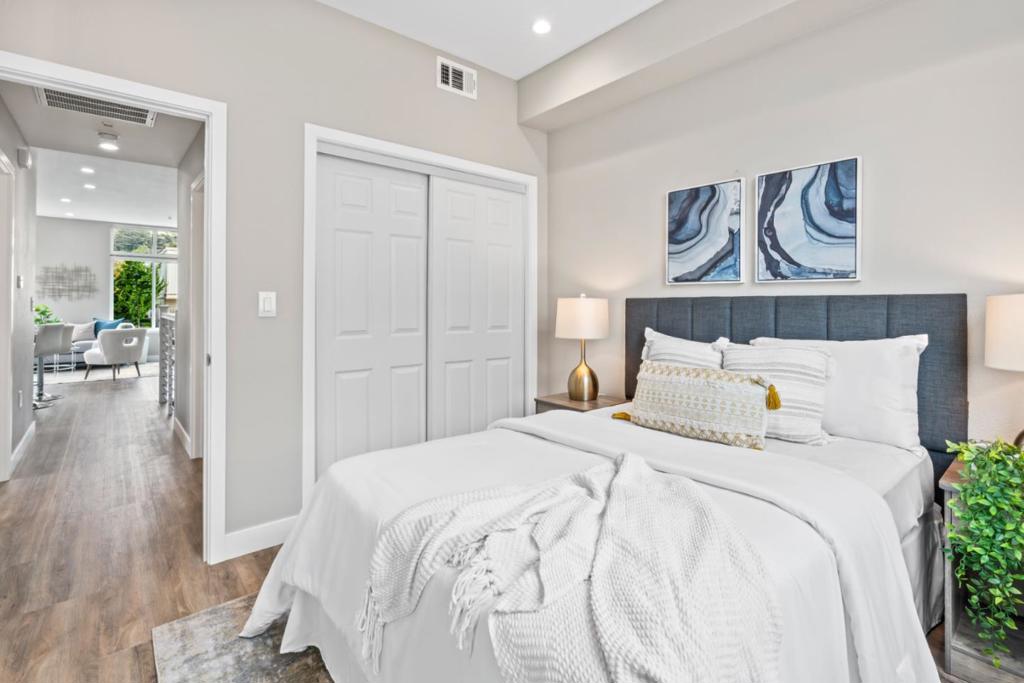 South San Francisco, California, 94080, United States, 4 Bedrooms Bedrooms, ,4 BathroomsBathrooms,Residential,For Sale,1978903