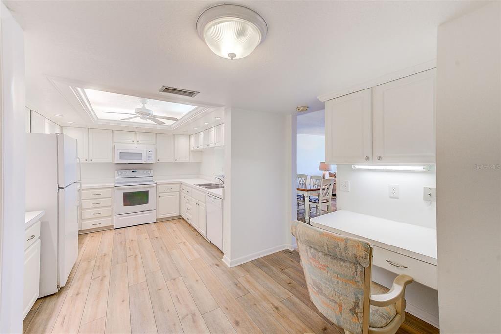 736 Island Way Unit 404, Clearwater Beach, Florida, 33767, United States, 2 Bedrooms Bedrooms, ,2 BathroomsBathrooms,Residential,For Sale,736 Island Way Unit 404,1542121