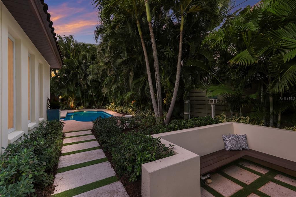 Sarasota, Florida, 34234, United States, 3 Bedrooms Bedrooms, ,3 BathroomsBathrooms,Residential,For Sale,1989538