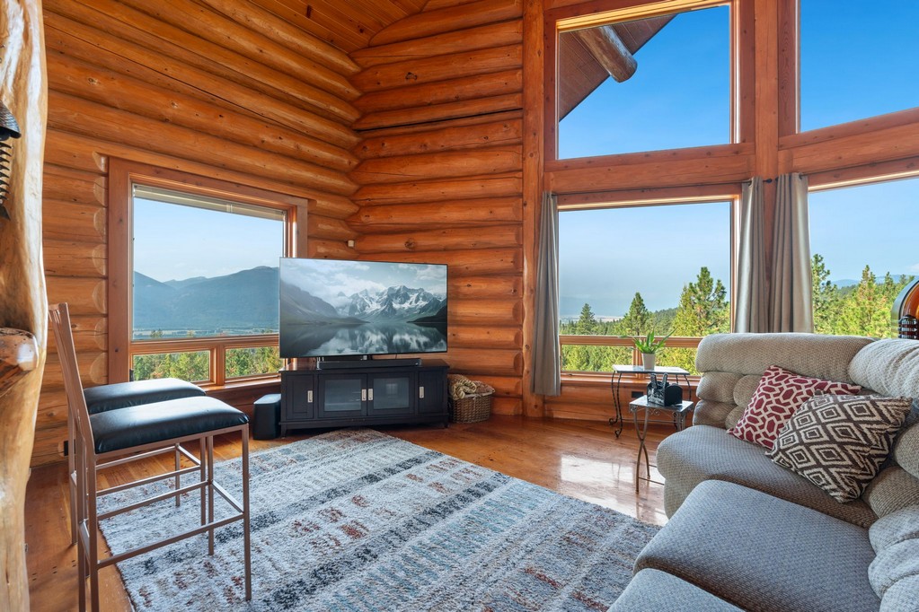 Bonners Ferry, Idaho, 83805, United States, 3 Bedrooms Bedrooms, ,4 BathroomsBathrooms,Residential,For Sale,1984473