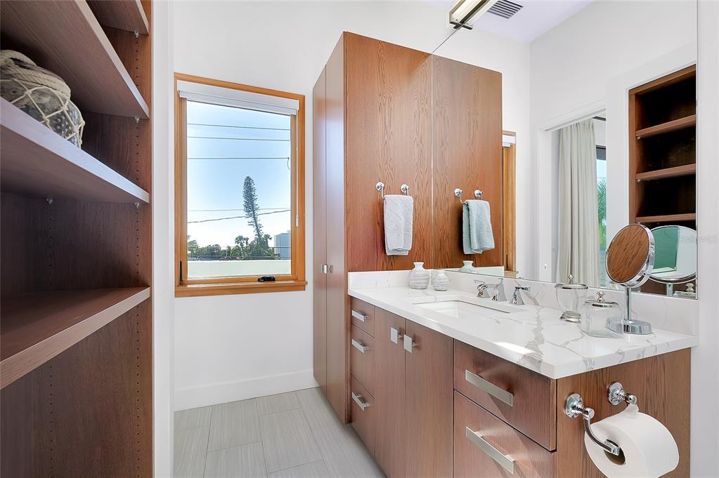 Sarasota, Florida, 34236, United States, 5 Bedrooms Bedrooms, ,6 BathroomsBathrooms,Residential,For Sale,1994803