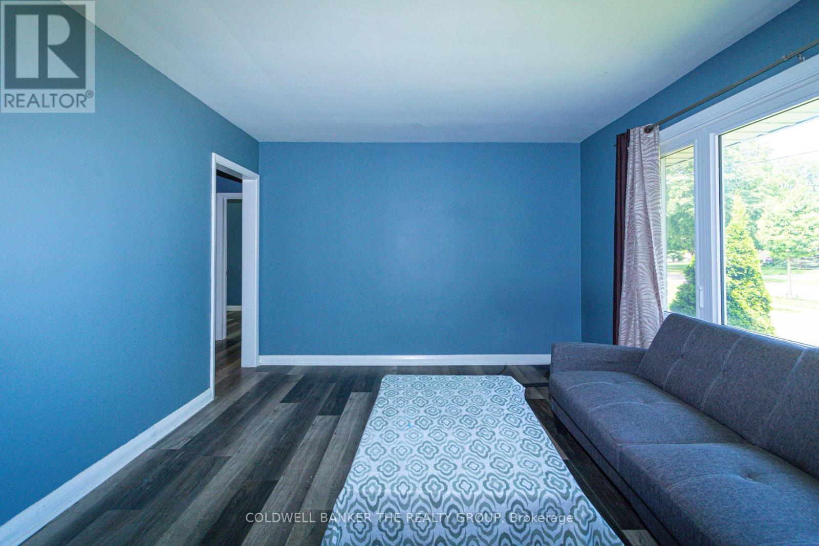 LONDON EAST (EAST H), Ontario, N5W 4X8, CA, 6 Bedrooms Bedrooms, ,2 BathroomsBathrooms,Residential,For Sale,1913385
