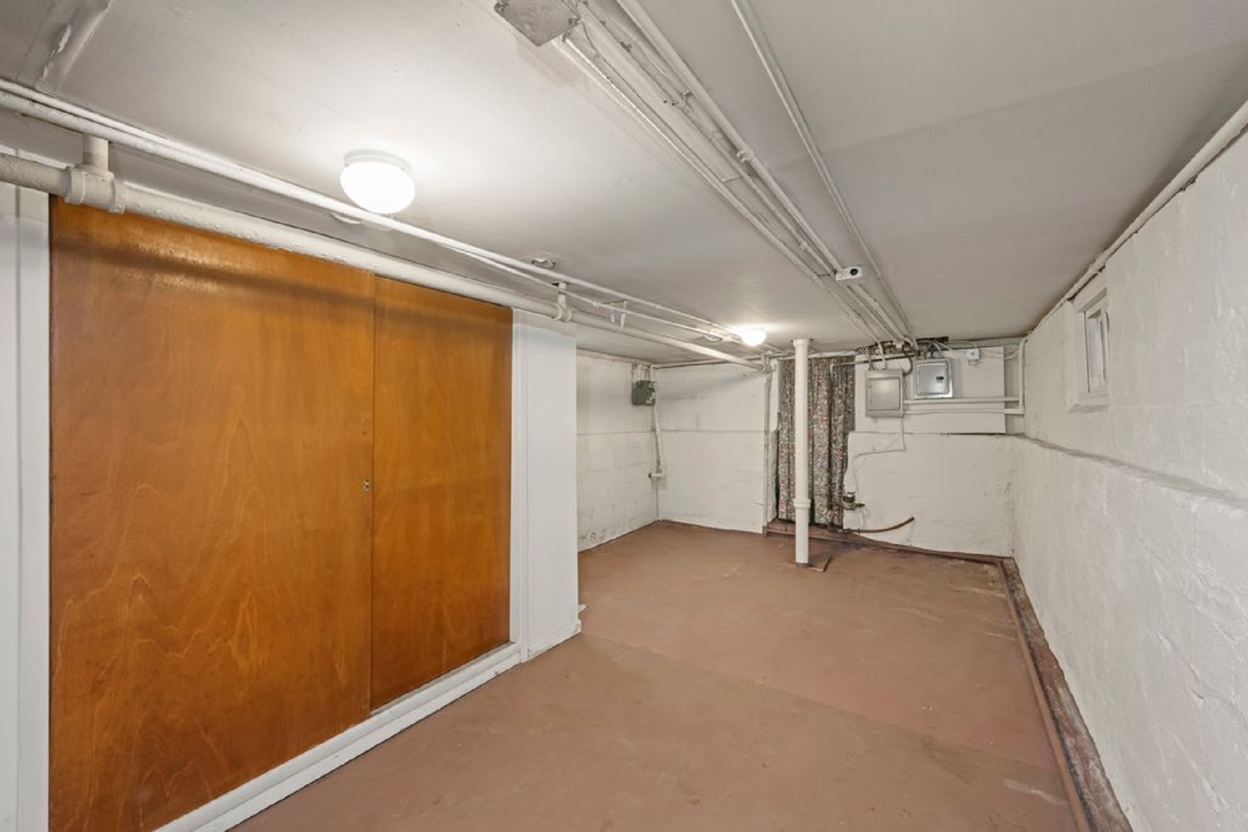  982 E42nd Street - 物件實景