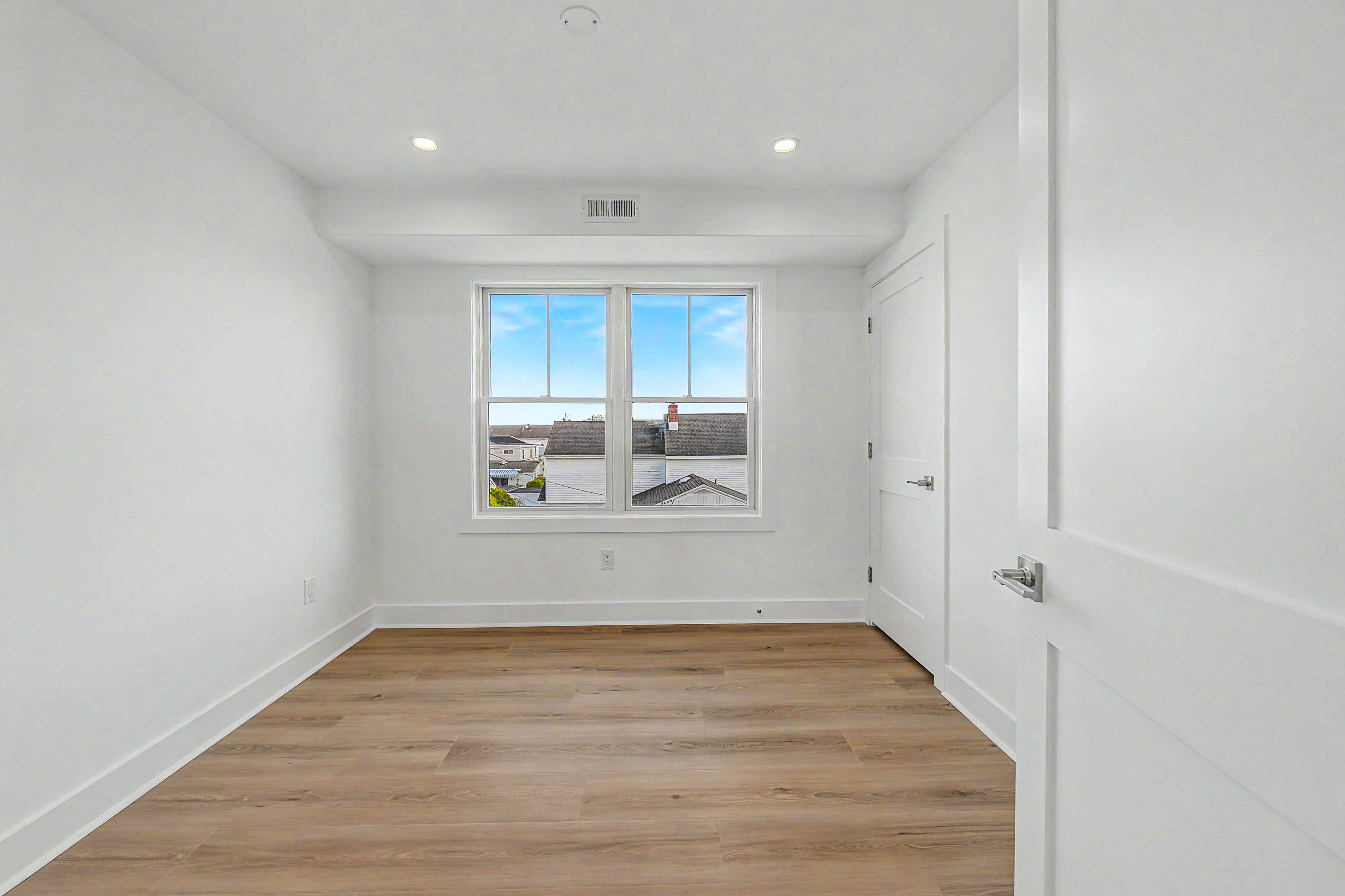  323 N Huntington - 物件實景