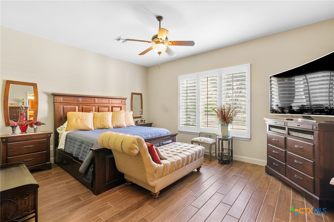 Inez, Texas, 77968, United States, 5 Bedrooms Bedrooms, ,6 BathroomsBathrooms,Residential,For Sale,1895563