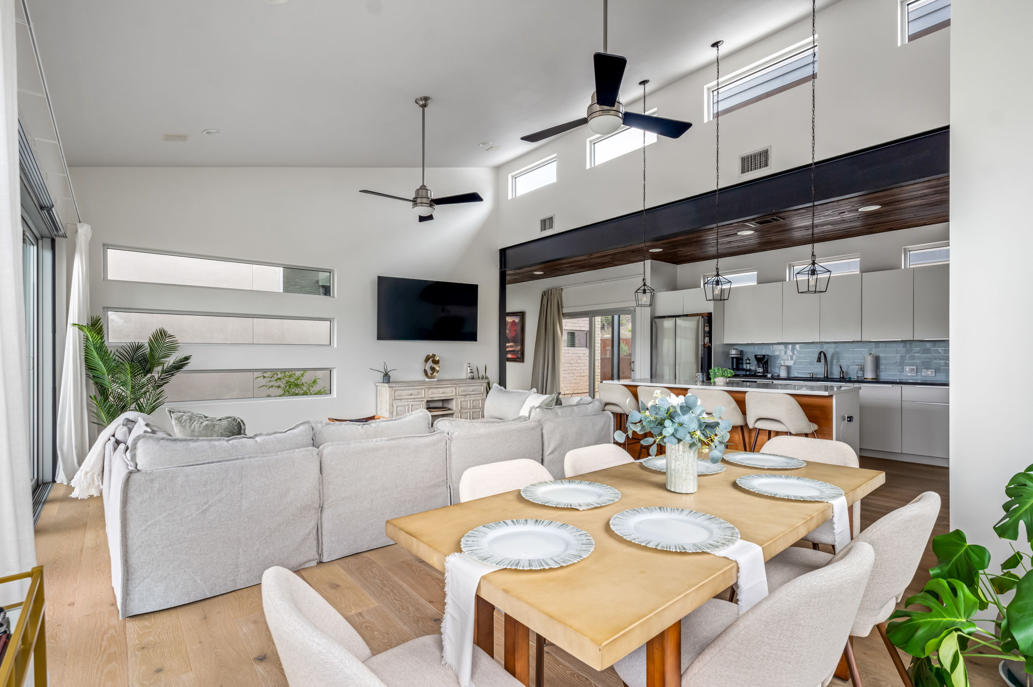 Modern Canyon Retreat Designed for Sunset Living - 物件實景