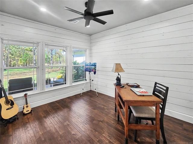 Tahlequah, Oklahoma, 74464, United States, 4 Bedrooms Bedrooms, ,4 BathroomsBathrooms,Residential,For Sale,2040103