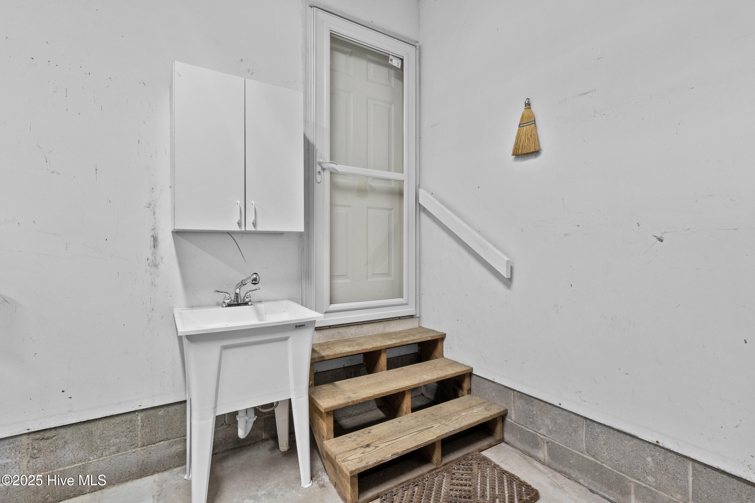 Carolina Beach, North Carolina, 28428, United States, 3 Bedrooms Bedrooms, ,2 BathroomsBathrooms,Residential,For Sale,1890740