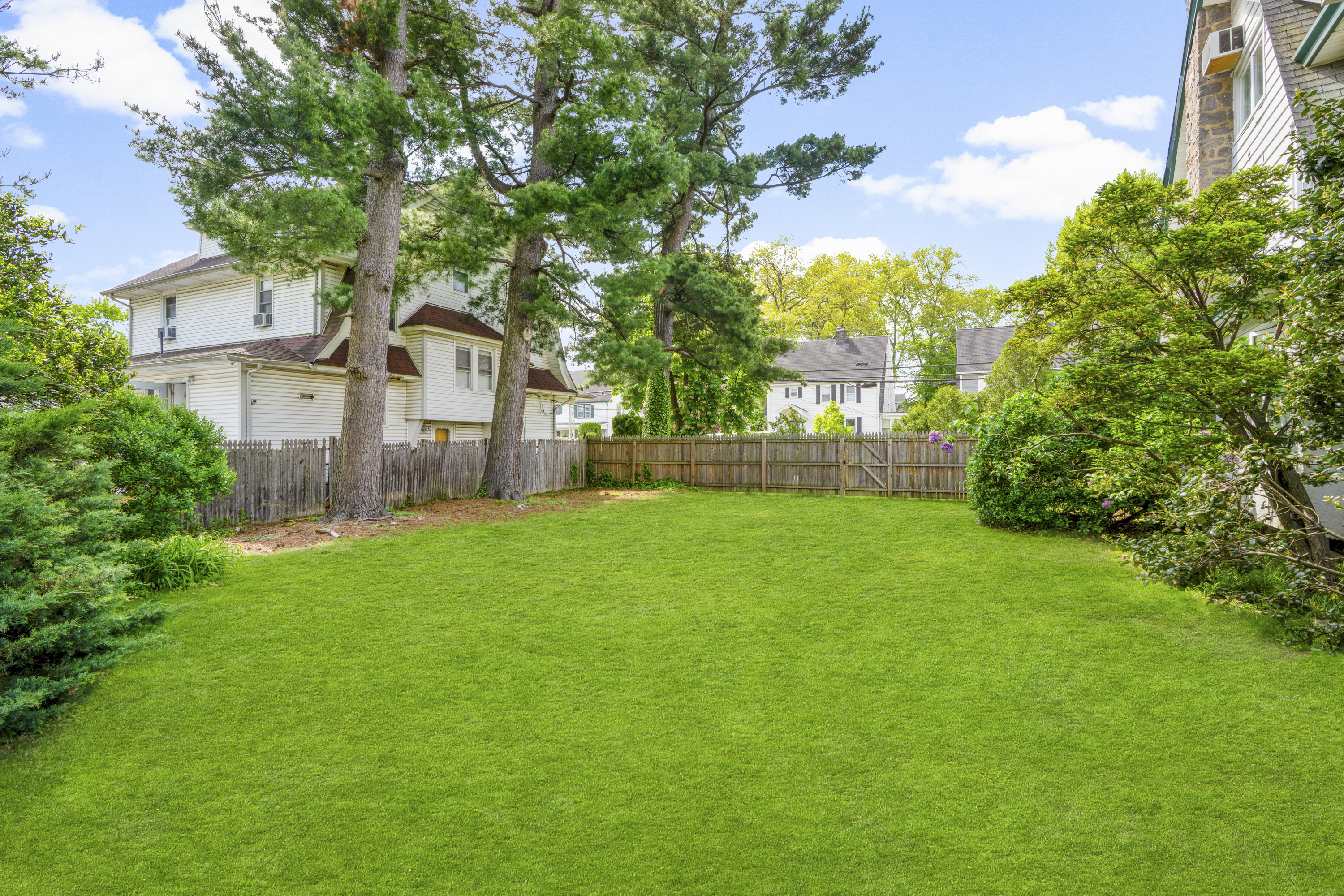  Classic New Rochelle Colonial - 物件實景