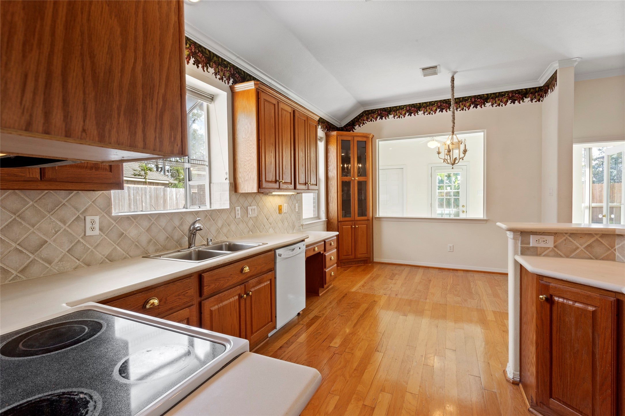 Houston, Texas, 77055, United States, 3 Bedrooms Bedrooms, ,2 BathroomsBathrooms,Residential,For Sale,1923474