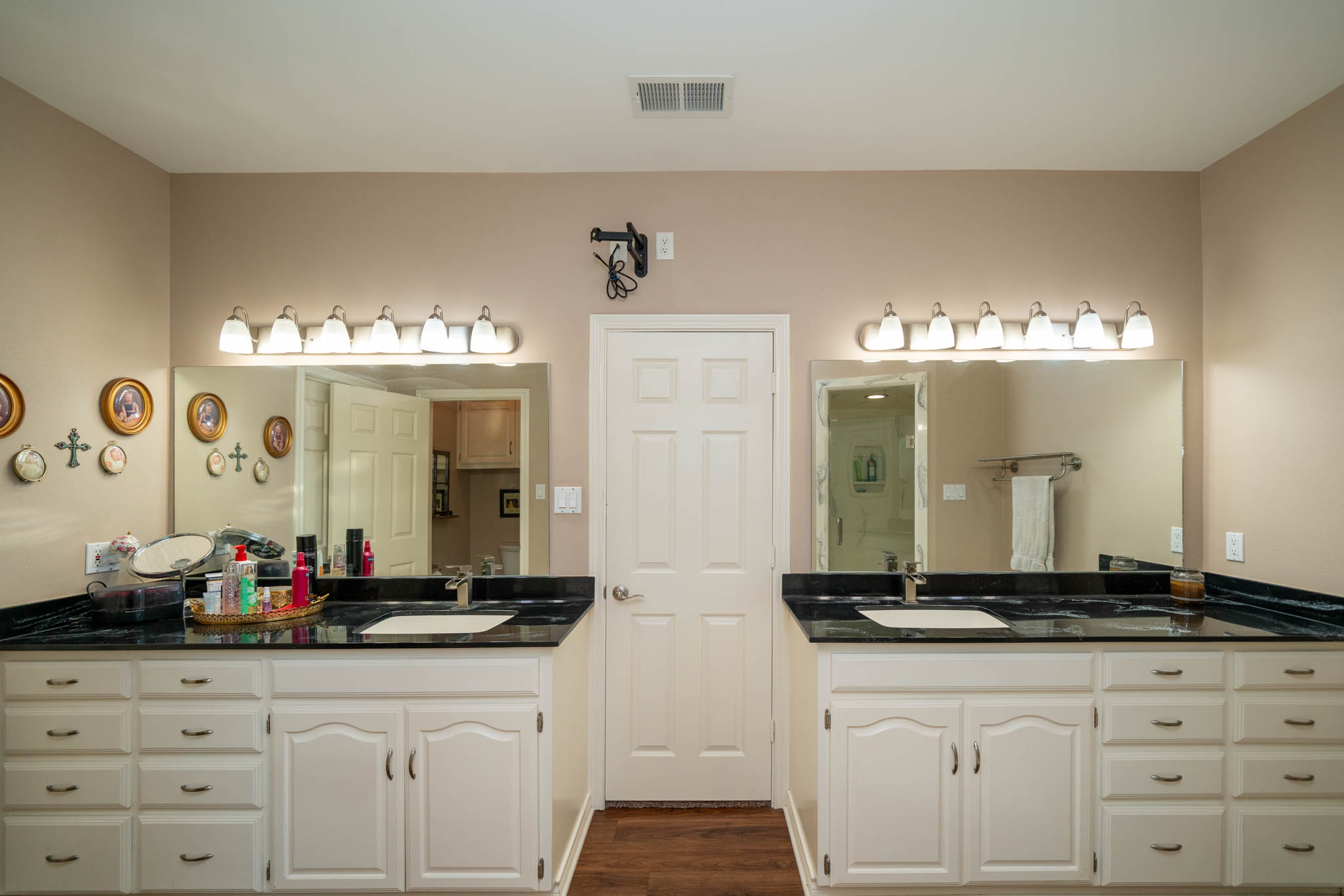 Jacksonville, Texas, 75766, United States, 3 Bedrooms Bedrooms, ,4 BathroomsBathrooms,Residential,For Sale,1984129