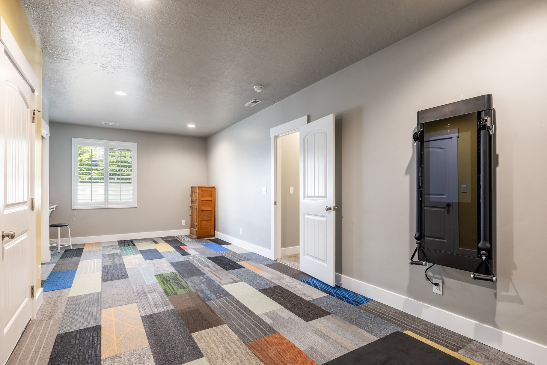  Move-In Ready in Daybreak — Steps from the Lake, Loaded with Custom Upgrades - 物件實景