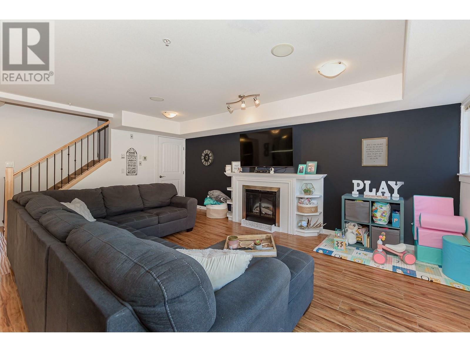SICAMOUS, British Columbia, V0E 2V1, CA, 4 Bedrooms Bedrooms, ,2 BathroomsBathrooms,Residential,For Sale,1839055