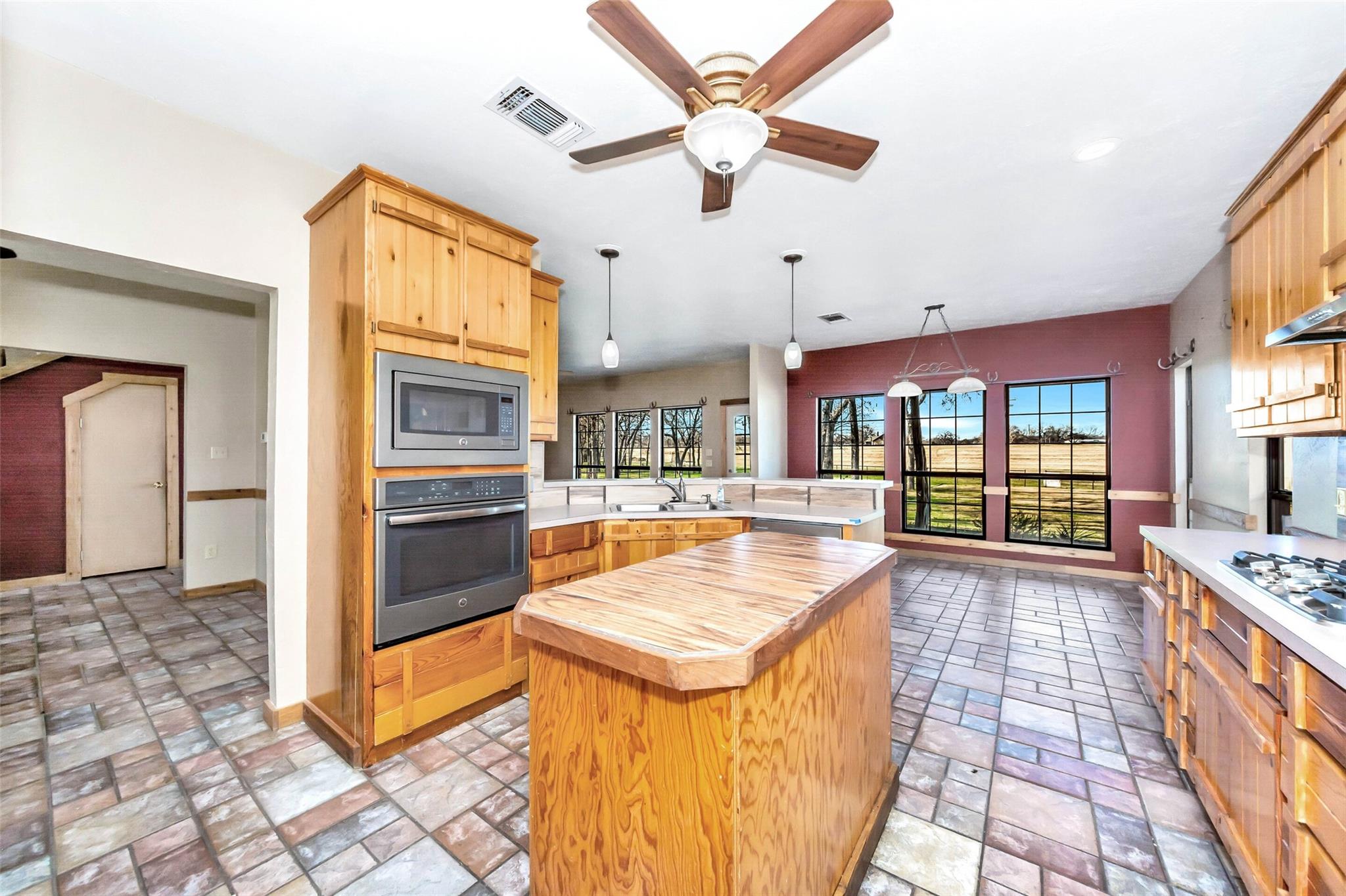 Boyd, Texas, 76023, United States, 3 Bedrooms Bedrooms, ,3 BathroomsBathrooms,Residential,For Sale,2013978