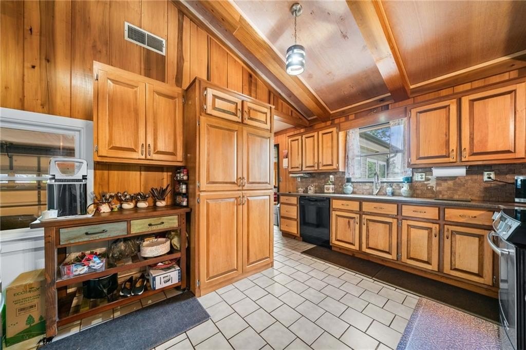 Dawsonville, Georgia, 30534, United States, 4 Bedrooms Bedrooms, ,3 BathroomsBathrooms,Residential,For Sale,1977797