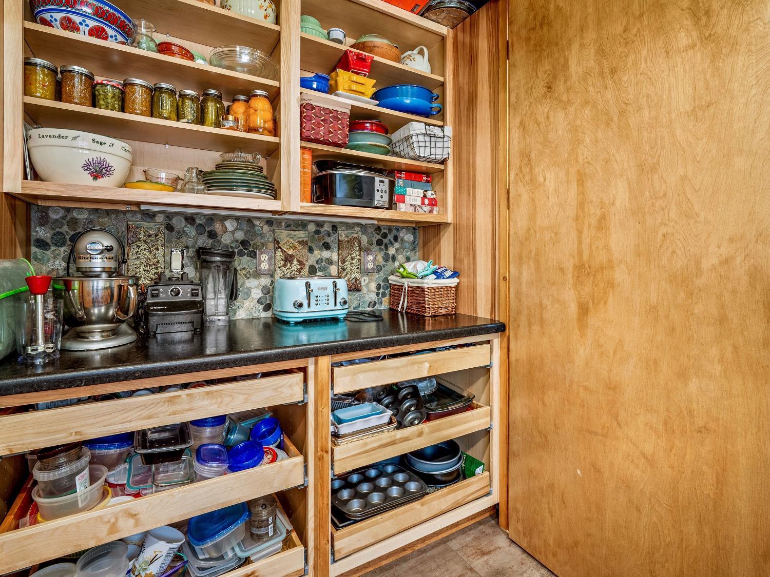 Nevada City, California, 95959, United States, 3 Bedrooms Bedrooms, ,3 BathroomsBathrooms,Residential,For Sale,1945021