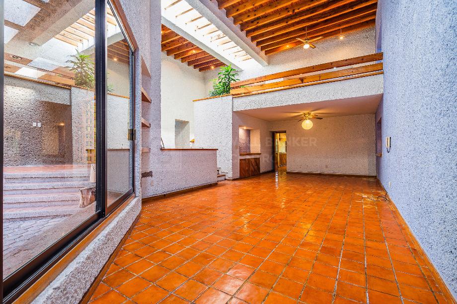 Querétaro, Querétaro, 76100, Mexico, 3 Bedrooms Bedrooms, ,3 BathroomsBathrooms,Residential,For Sale,1965428