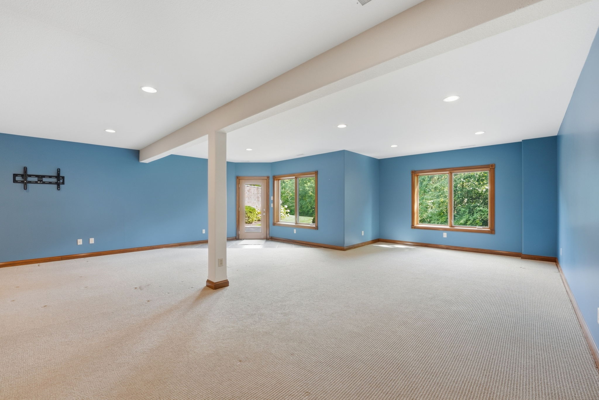  All-Brick Custom Home Tucked Away on Quiet Cul-De-Sac - 物件實景
