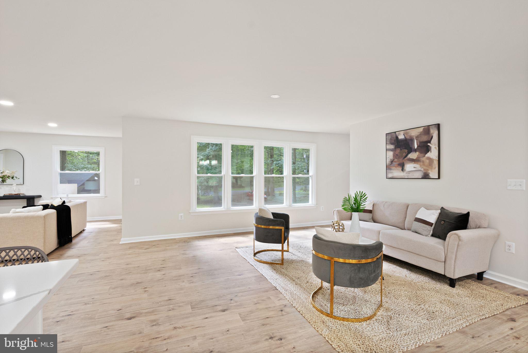 Woodbridge, Virginia, 22193, United States, 6 Bedrooms Bedrooms, ,3 BathroomsBathrooms,Residential,For Sale,1900588
