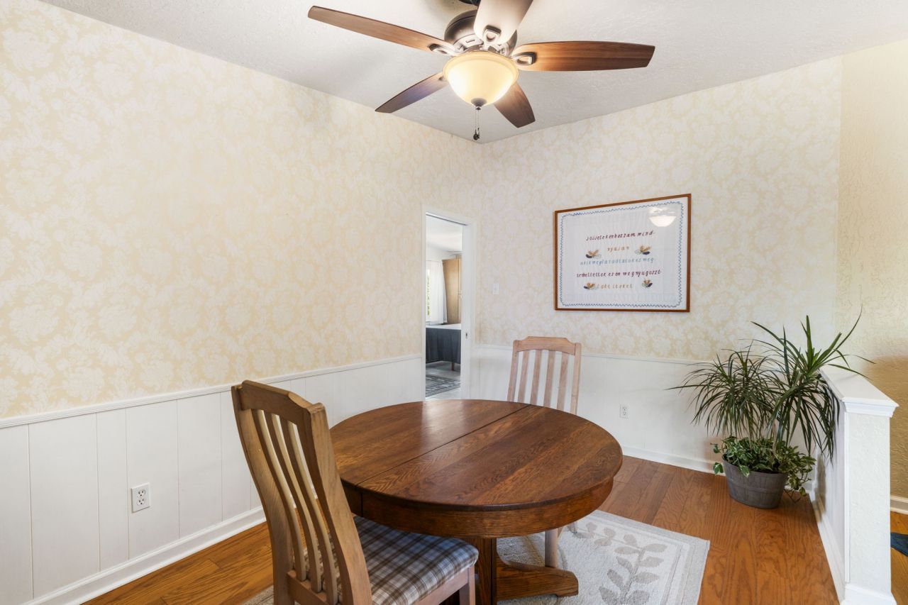 White Rock, New Mexico, 87547, United States, 4 Bedrooms Bedrooms, ,3 BathroomsBathrooms,Residential,For Sale,1906600