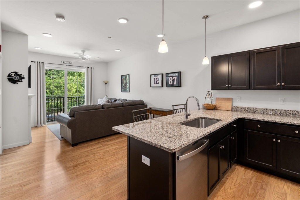 Canton, Massachusetts, 02021, United States, 1 Bedroom Bedrooms, ,1 BathroomBathrooms,Residential,For Sale,1917875