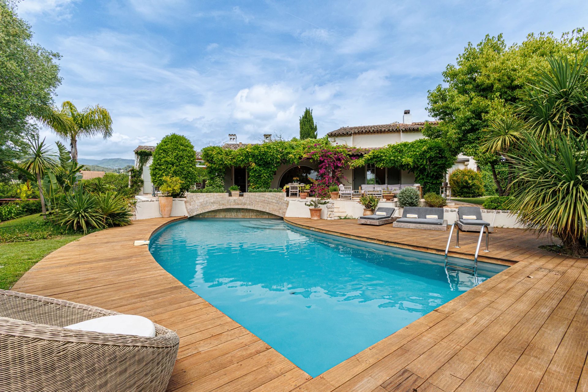 Saint-Paul-de-Vence, Provence-Alpes-Côte d’Azur, 06570, FR, 5 Bedrooms Bedrooms, ,Residential,For Sale,1821120