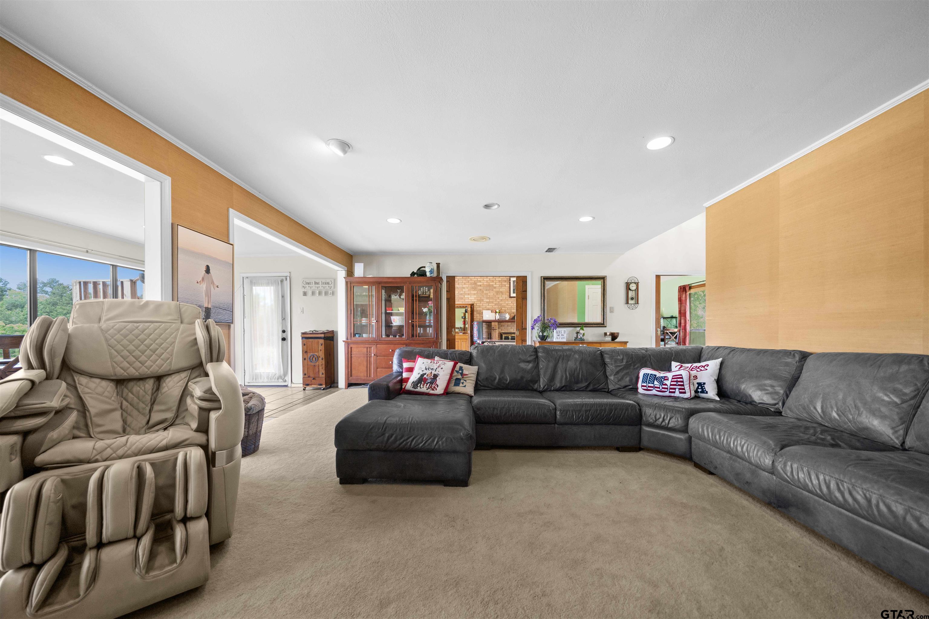 Jacksonville, Texas, 75766, United States, 6 Bedrooms Bedrooms, ,4 BathroomsBathrooms,Residential,For Sale,1805693