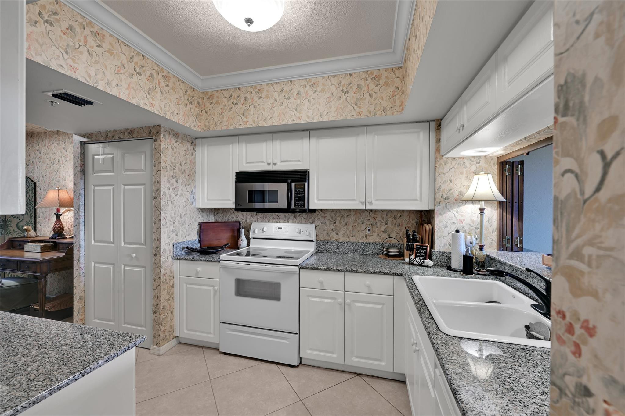 Pompano Beach, Florida, 33062, United States, 2 Bedrooms Bedrooms, ,3 BathroomsBathrooms,Residential,For Sale,2024404