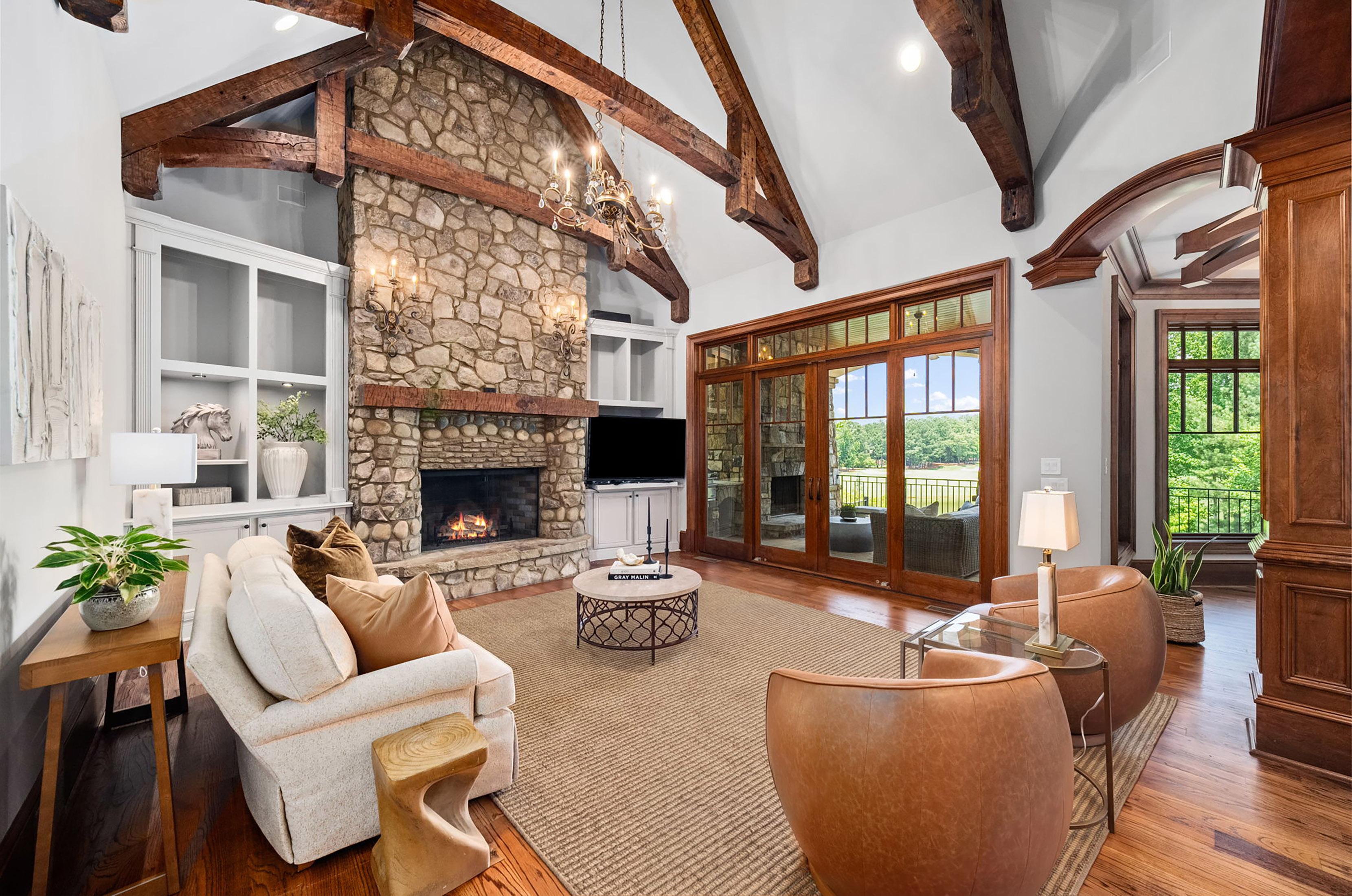  Extraordinary European Manor on Picturesque Cul-de-sac with Lake and Golf Views - 物件實景