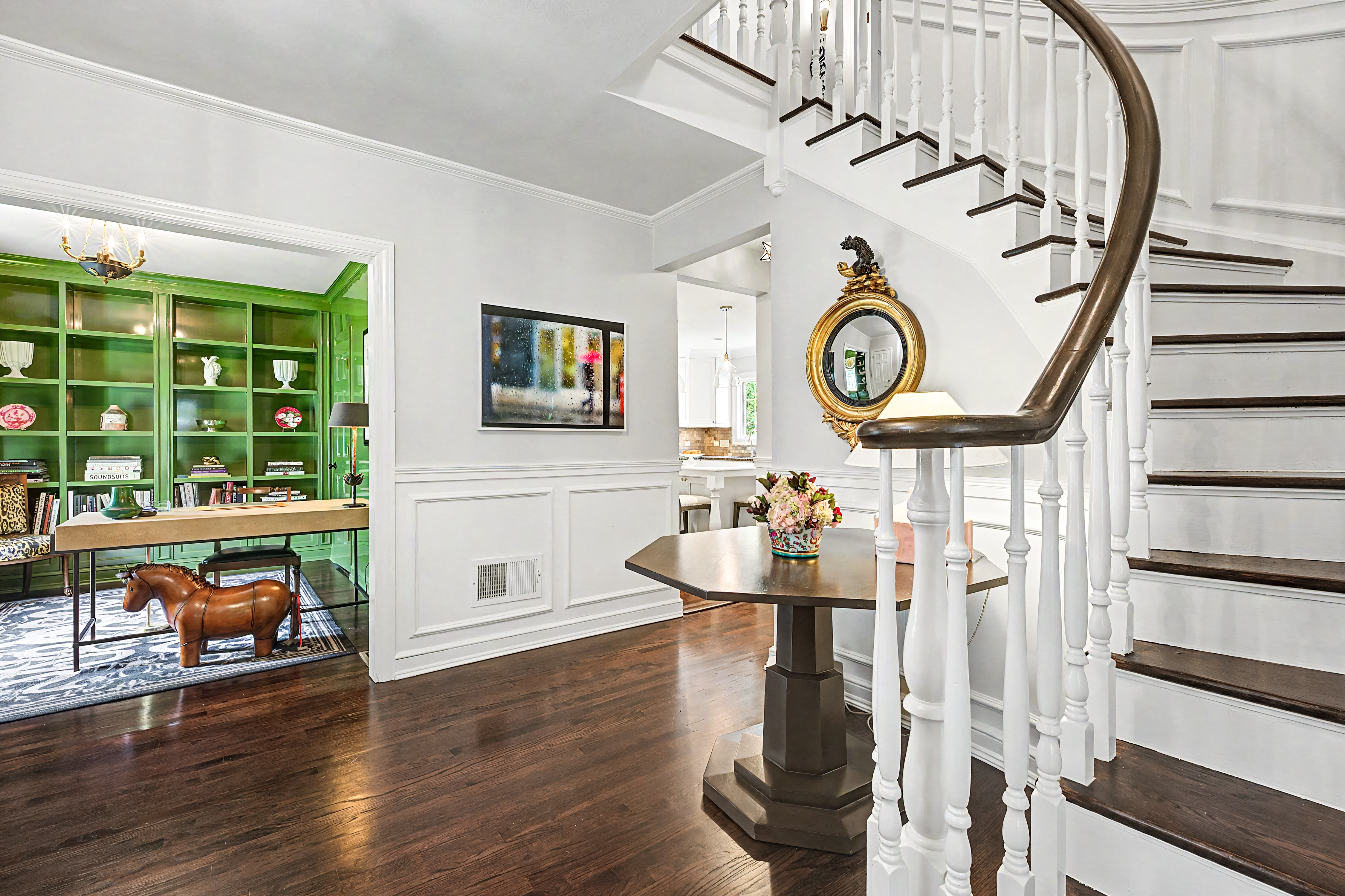  Rare, Fully Renovated, Updated Home Offering Move-In-Ready Luxury - 物件實景