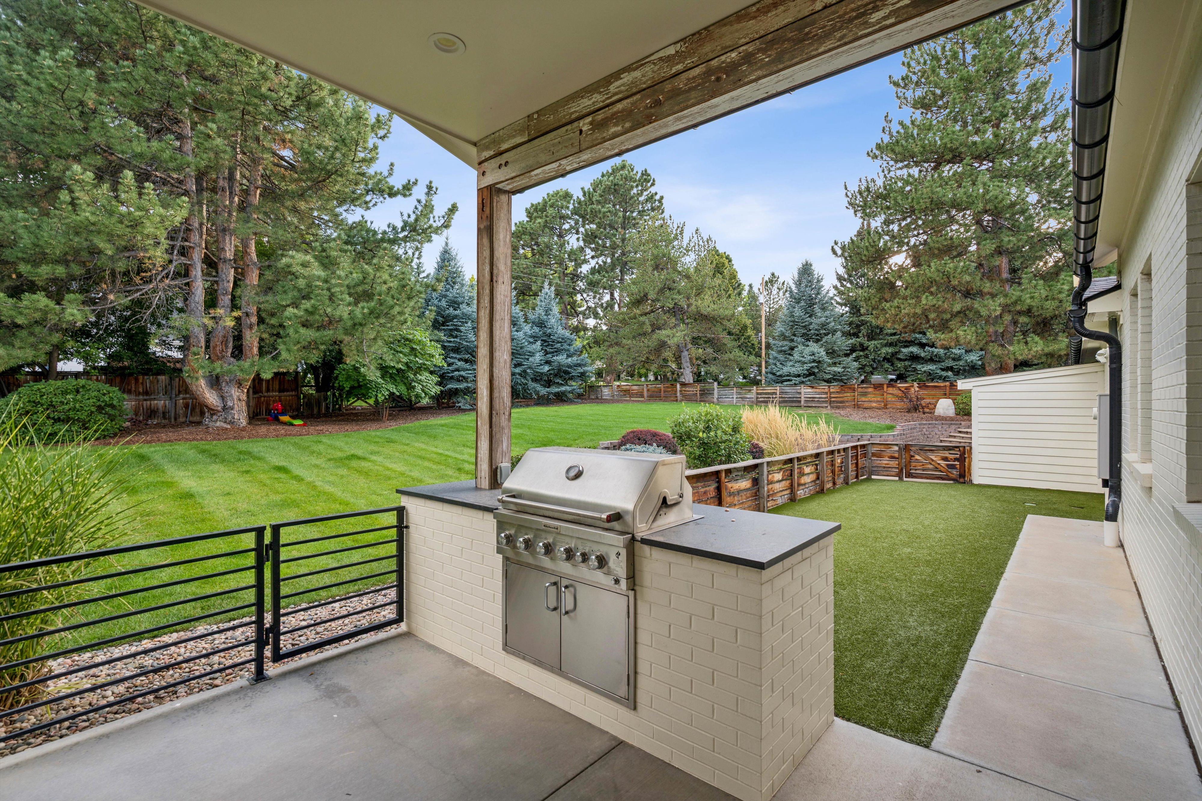  Modern Cherry Hills Masterpiece: Rare Main-Floor Luxury - 物件實景