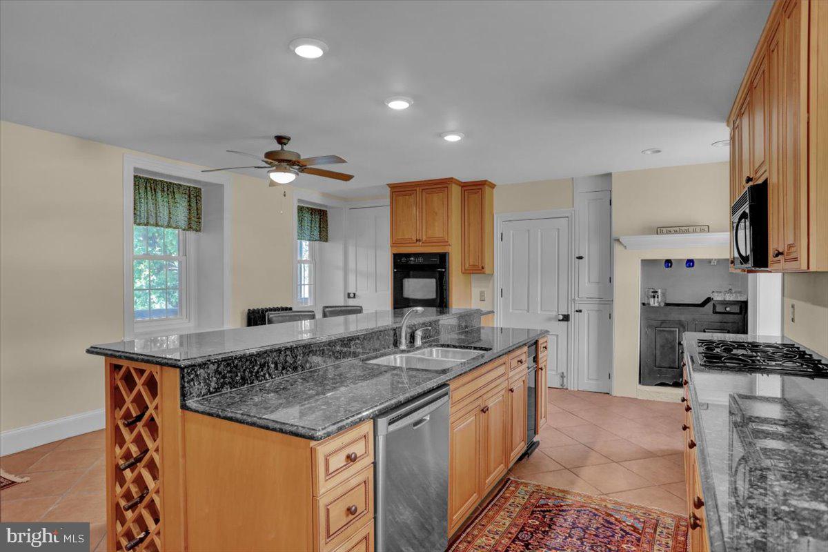 Mohrsville, Pennsylvania, 19541, United States, 4 Bedrooms Bedrooms, ,2 BathroomsBathrooms,Residential,For Sale,1827431