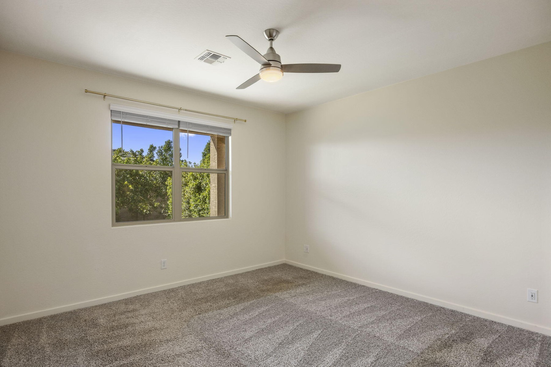  16023 W El Cortez Place¦Surprise, AZ - 物件實景