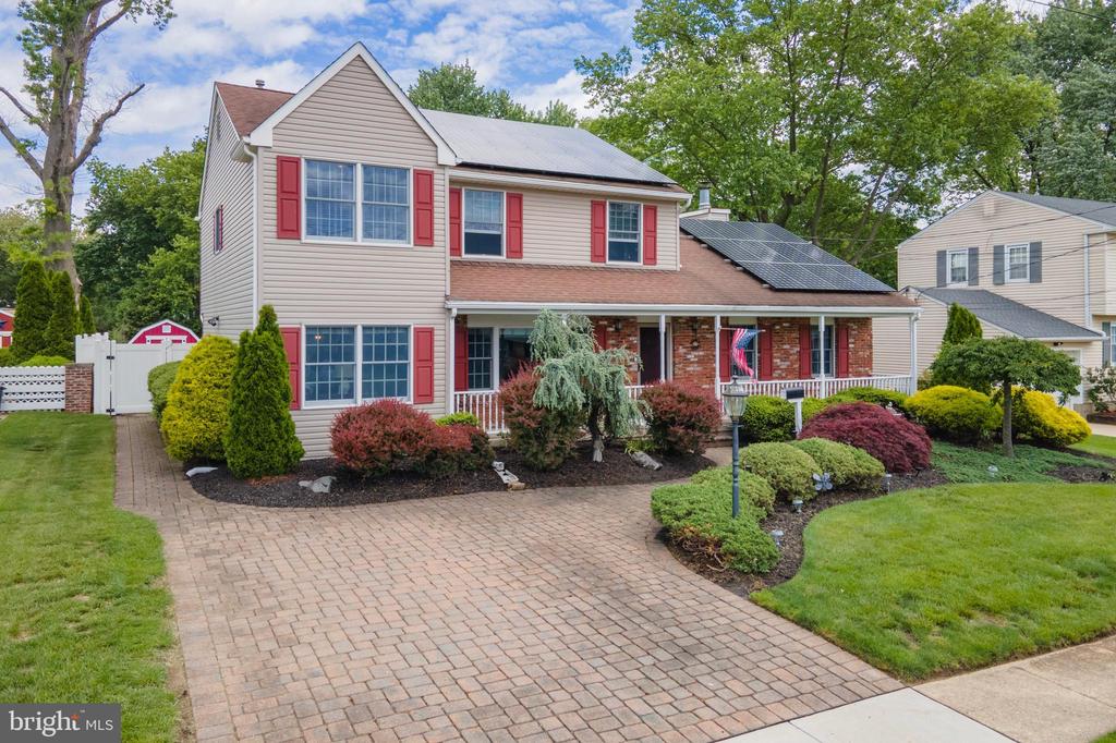 Hamilton, New Jersey, 08610, United States, 4 Bedrooms Bedrooms, ,3 BathroomsBathrooms,Residential,For Sale,1935134