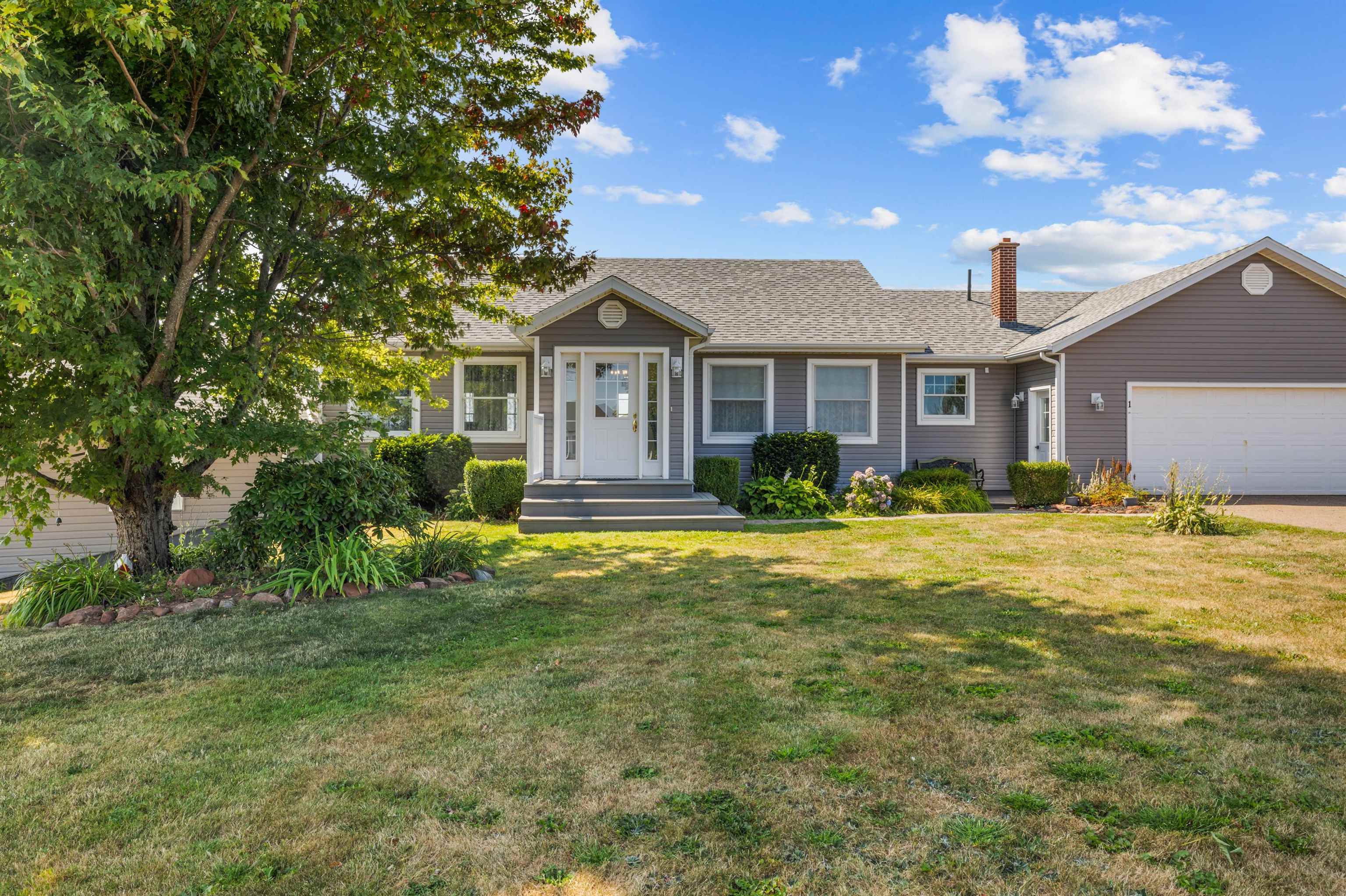 STRATFORD, Prince Edward Island, C1B 0J7, CA, 7 Bedrooms Bedrooms, ,4 BathroomsBathrooms,Residential,For Sale,1949695