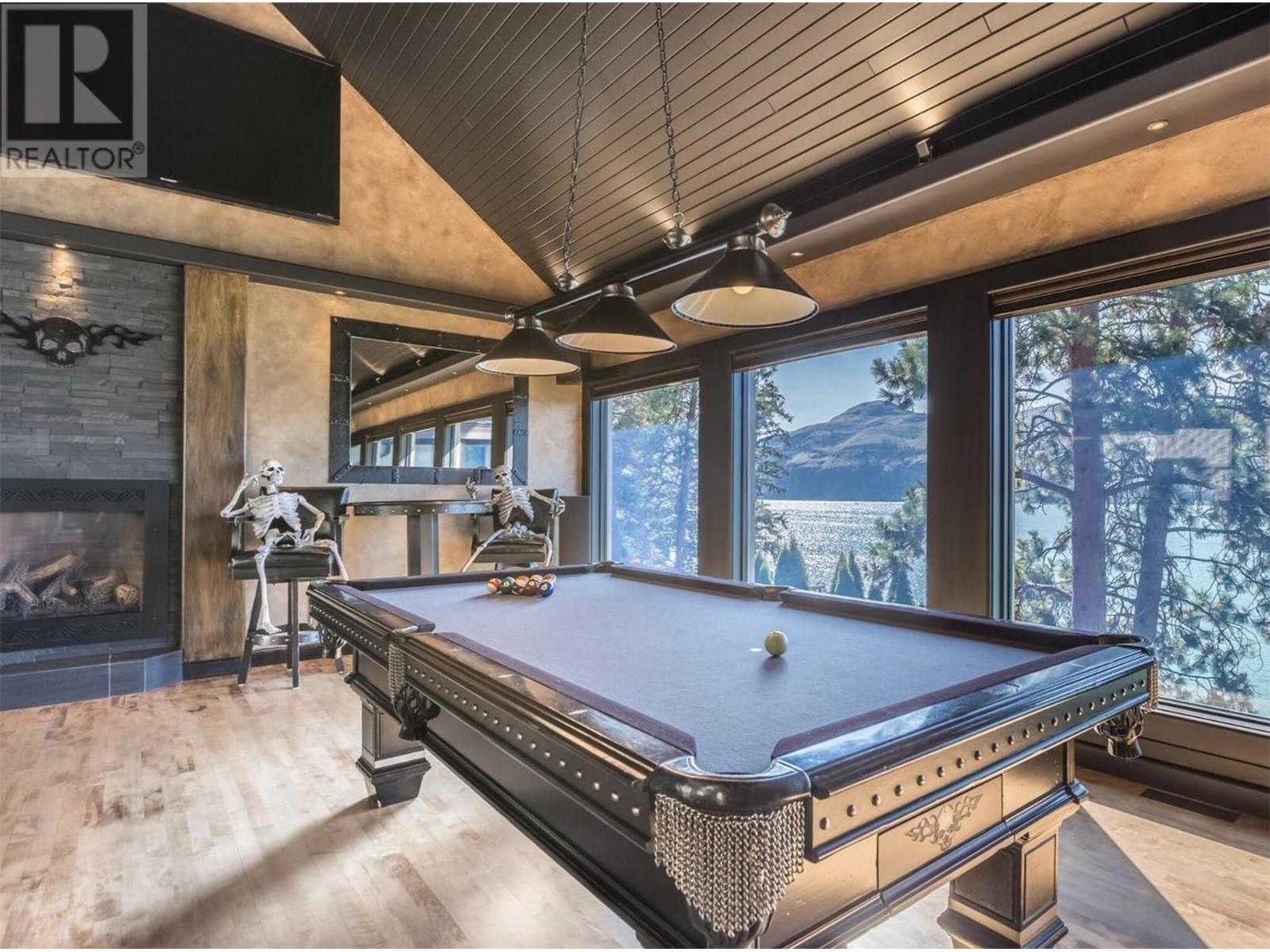 COLDSTREAM, British Columbia, V1B 2E1, CA, 10 Bedrooms Bedrooms, ,8 BathroomsBathrooms,Residential,For Sale,1948334