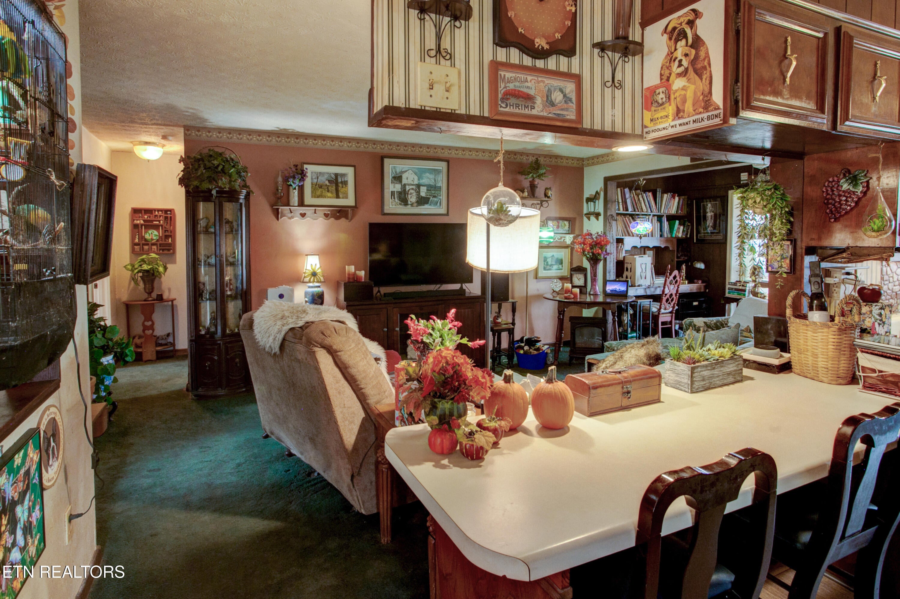 Maryville, Tennessee, 37801, United States, 3 Bedrooms Bedrooms, ,4 BathroomsBathrooms,Residential,For Sale,1994360