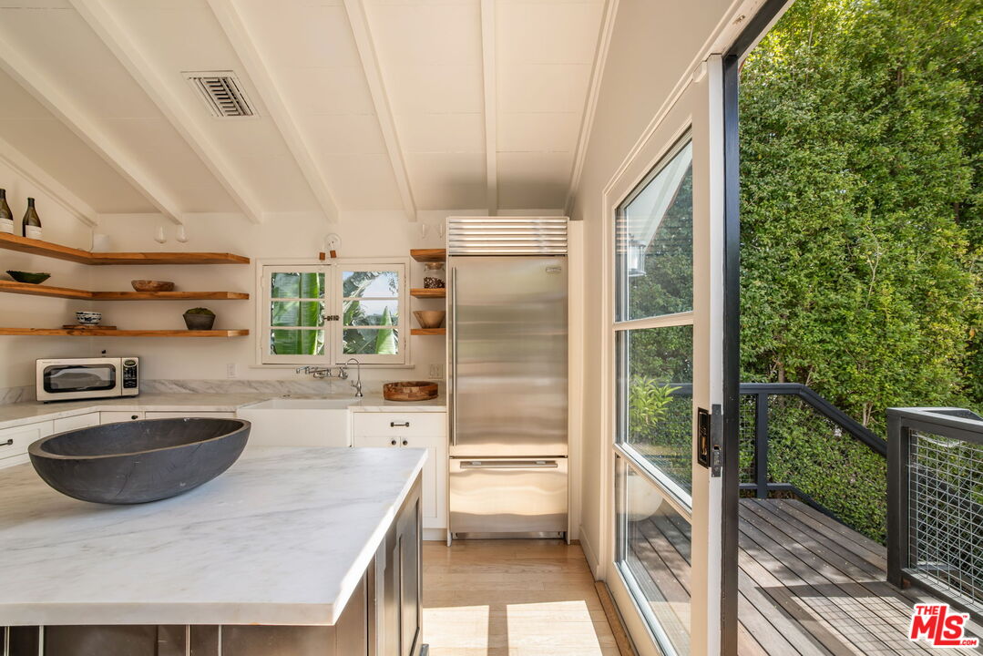 West Hollywood, California, 90048, United States, 3 Bedrooms Bedrooms, ,1 BathroomBathrooms,Residential,For Sale,1993483