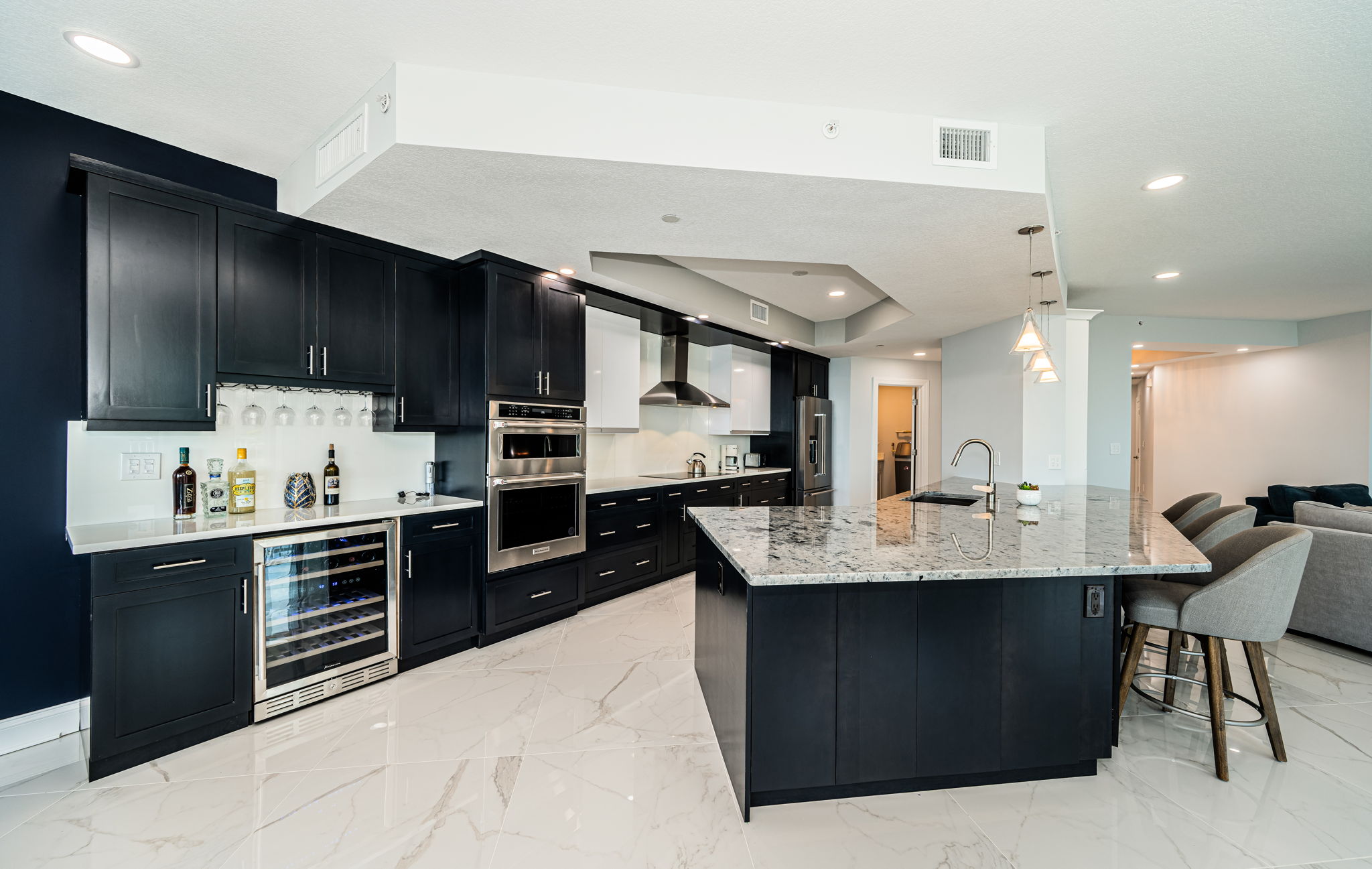 Belleair, Florida, 33756, United States, 2 Bedrooms Bedrooms, ,3 BathroomsBathrooms,Residential,For Sale,1979056