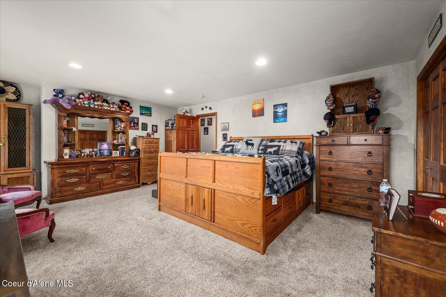 Metaline Falls, Washington, 99153, United States, 5 Bedrooms Bedrooms, ,3 BathroomsBathrooms,Residential,For Sale,1980097