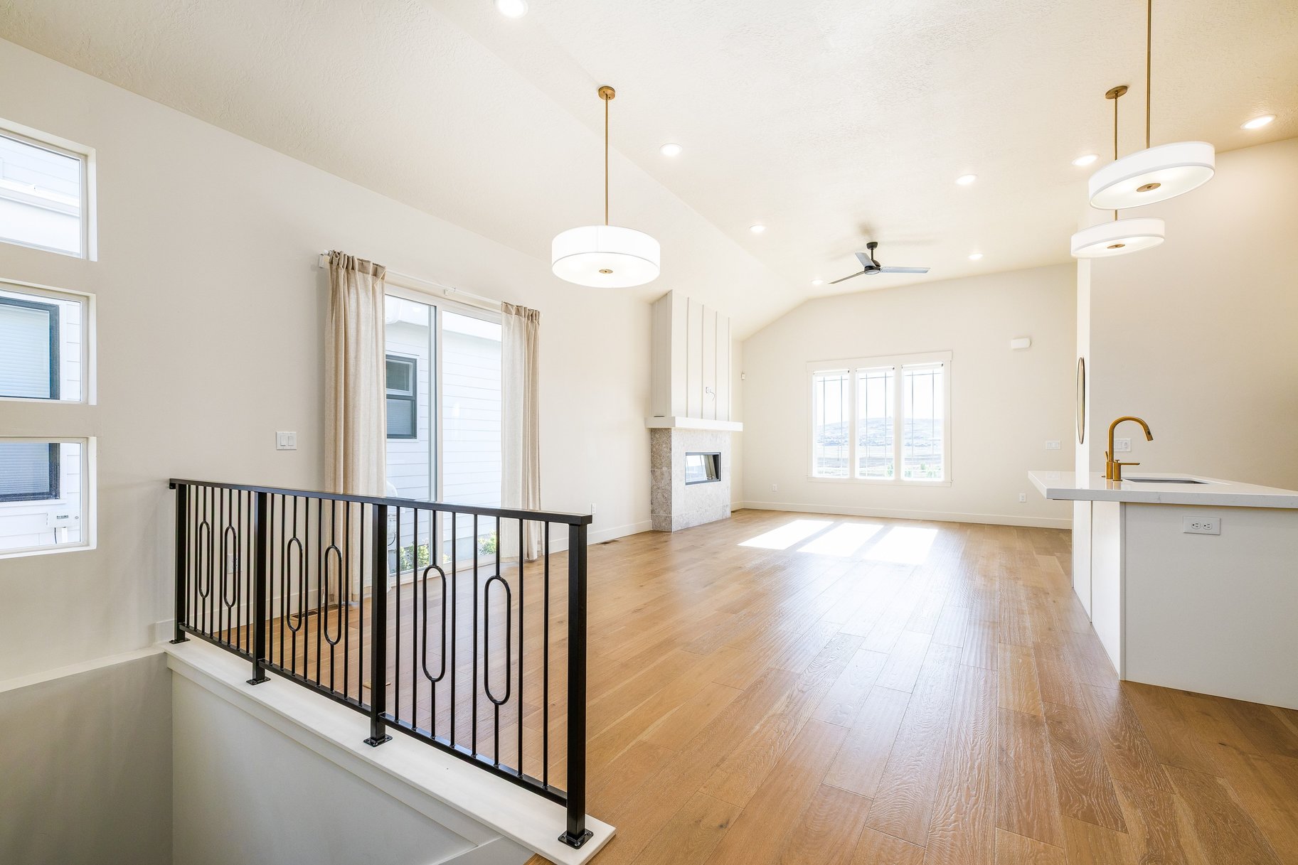  Contemporary Silver Creek Village Home with Unobstructed Open Space Views - 物件實景