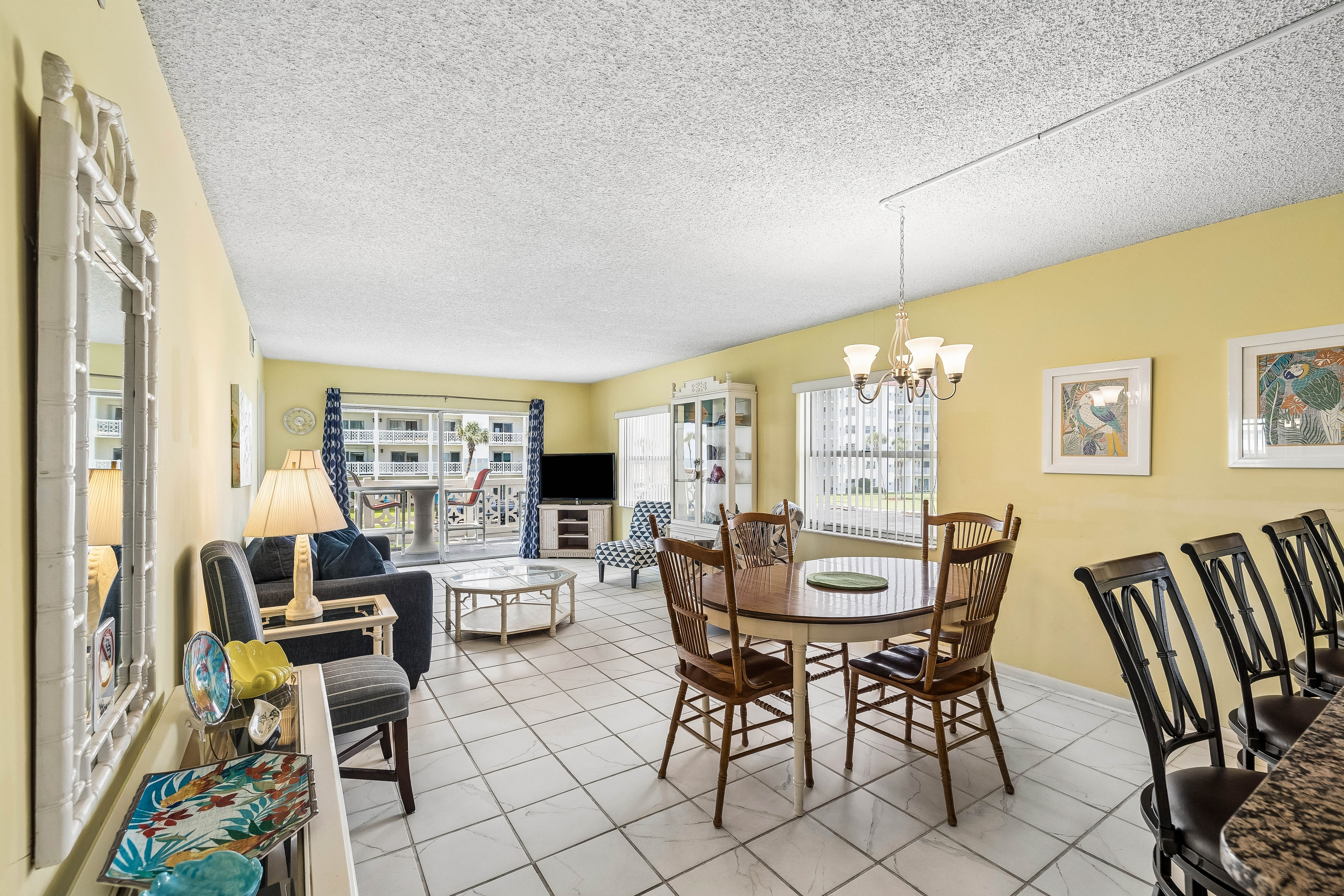  Gulf-Front Corner Retreat In Sought-After Community Near Amenities - 物件實景