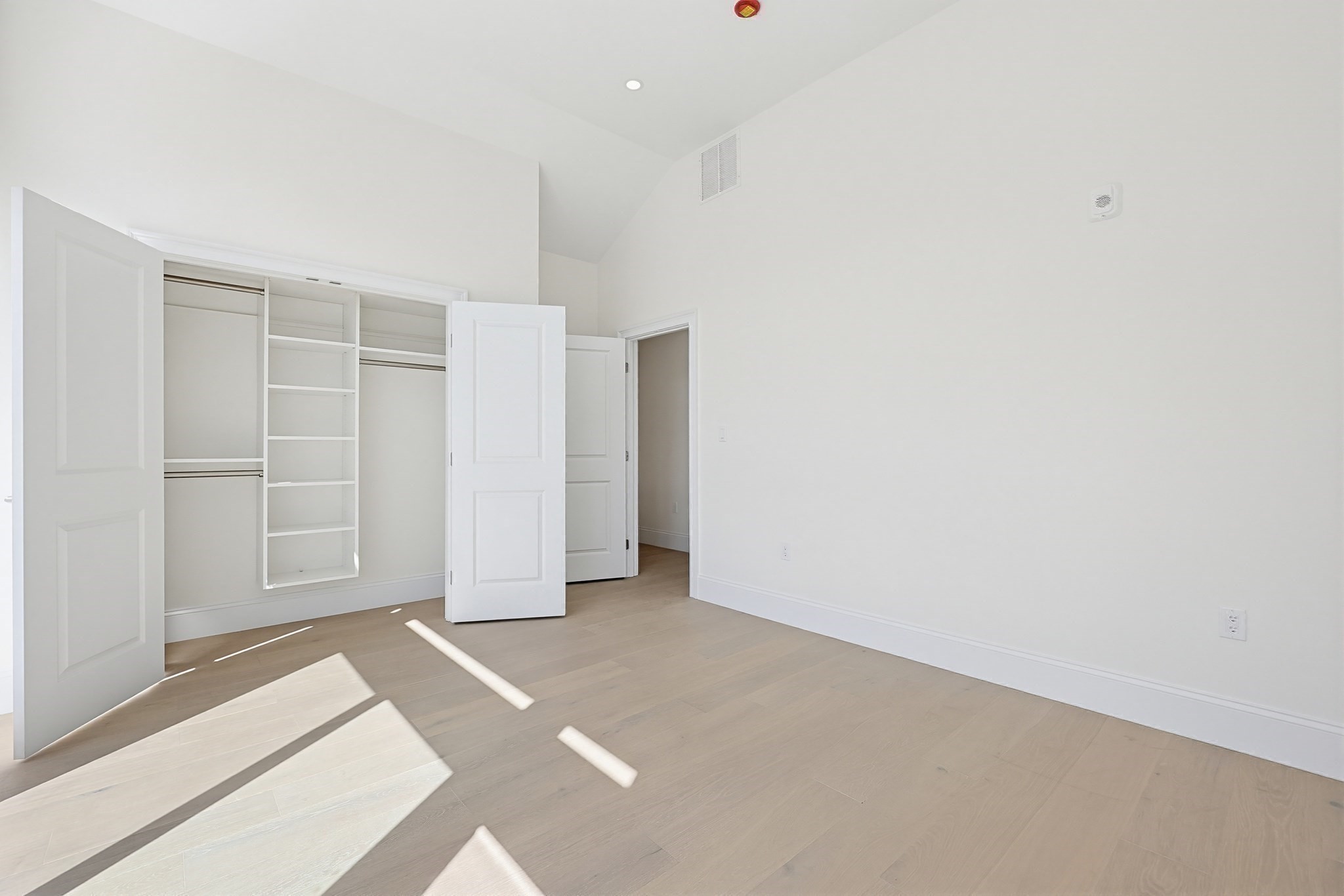 Brighton, Massachusetts, 02135, United States, 4 Bedrooms Bedrooms, ,4 BathroomsBathrooms,Residential,For Sale,2030744