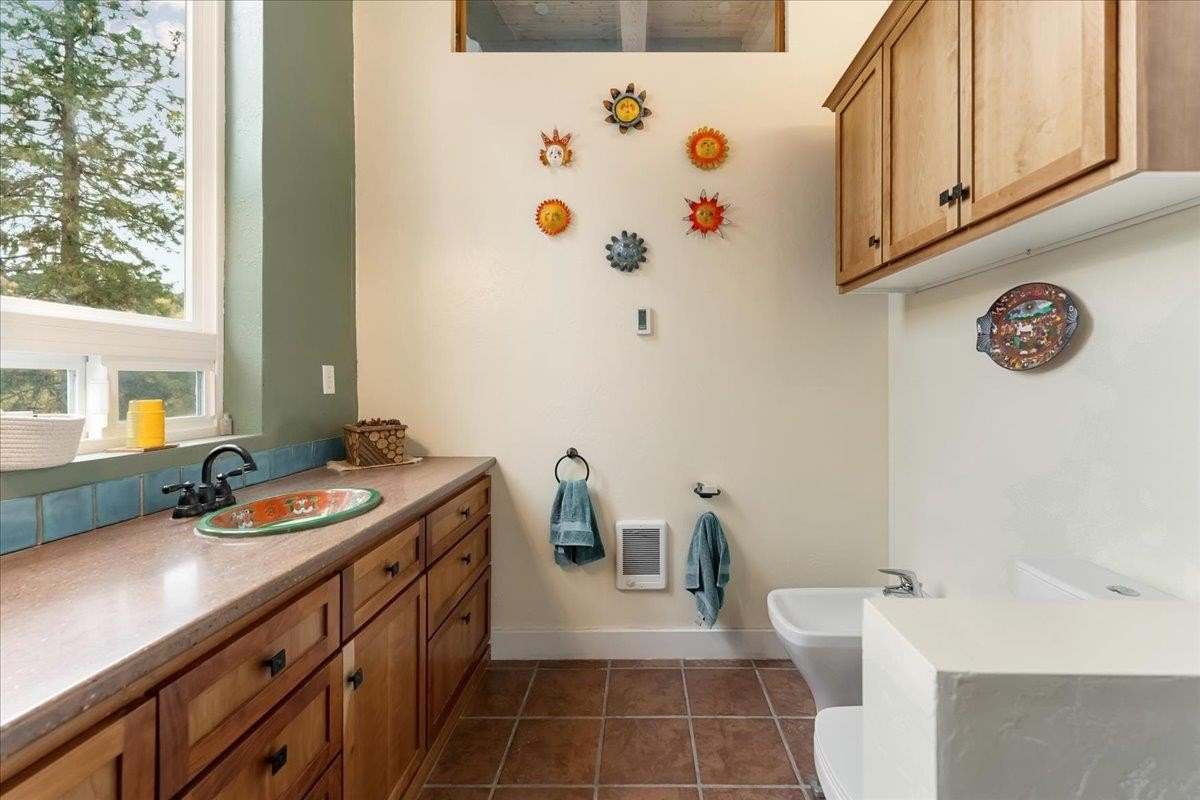 Weed, California, 96094, United States, 4 Bedrooms Bedrooms, ,3 BathroomsBathrooms,Residential,For Sale,2038321