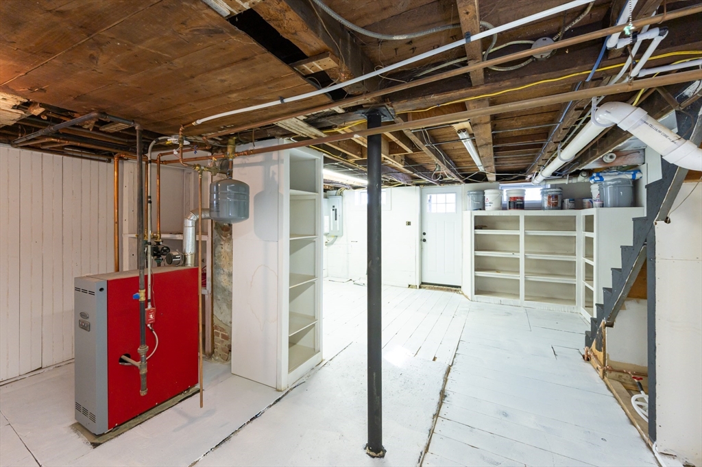 Haverhill, Massachusetts, 01830, United States, 4 Bedrooms Bedrooms, ,2 BathroomsBathrooms,Residential,For Sale,1991718